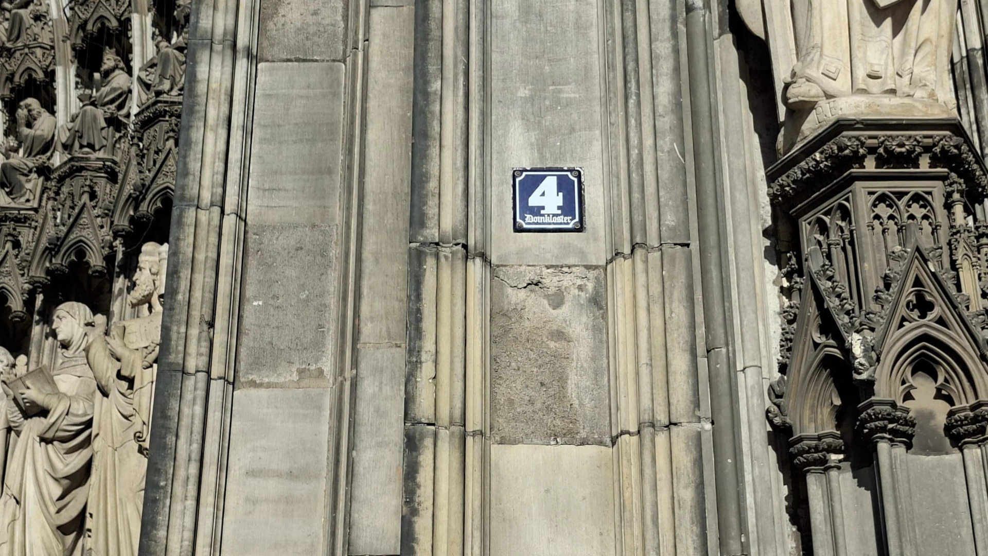 Hausnummer am Kölner Dom
