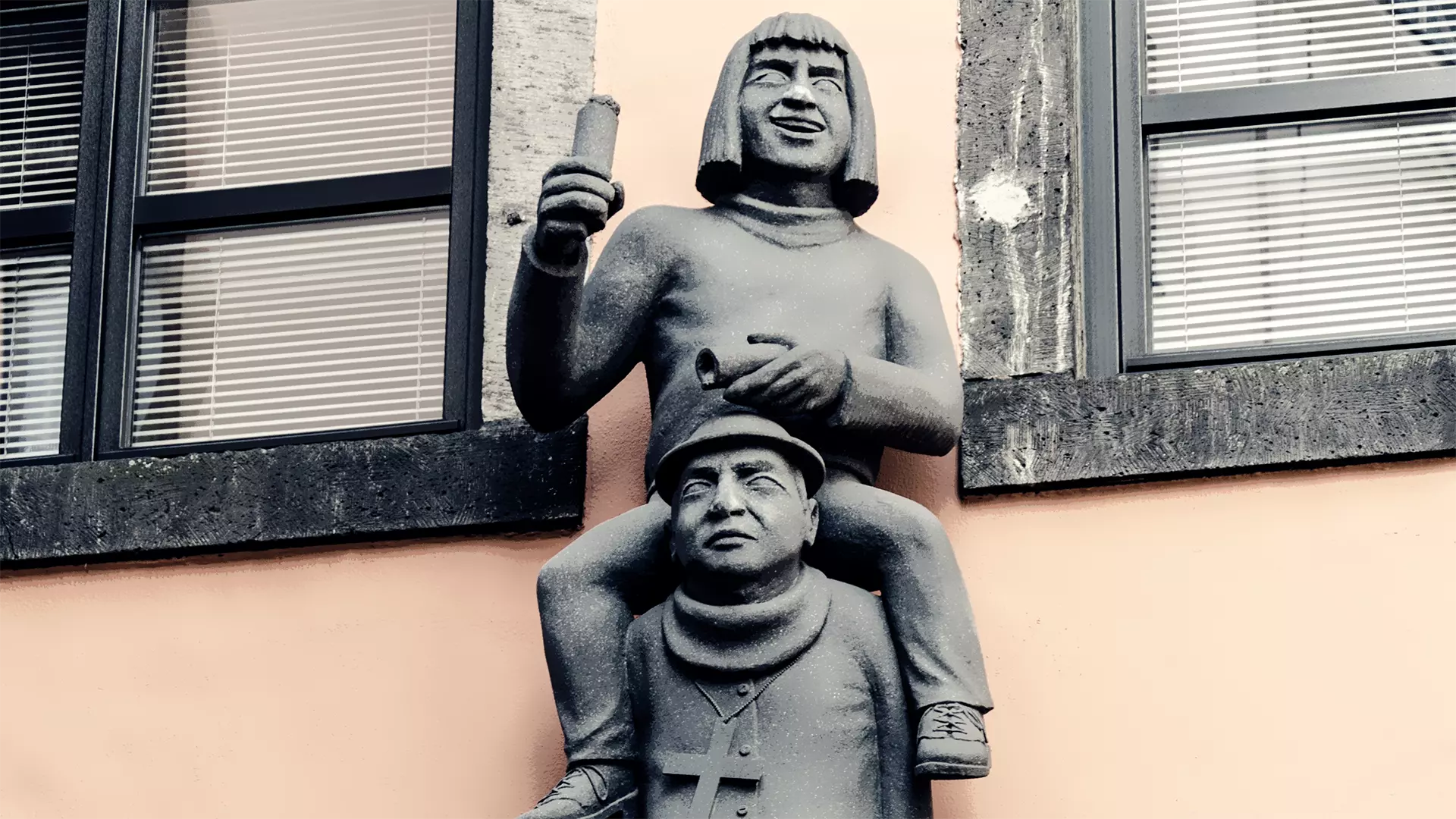 Skulptur am Brauhaus Päffgen