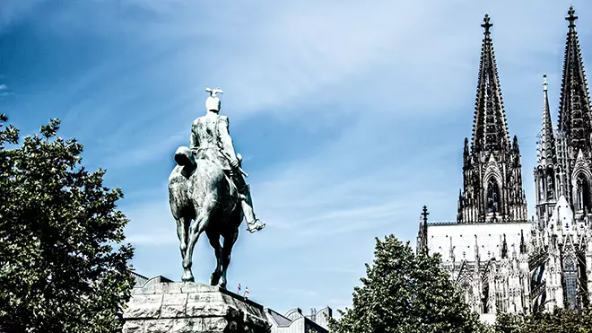 Reiterdenkmal auf der Hohenzollernbrücke